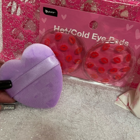 Valentine’s Day Bomb Party gift bundle - Picture 8 of 15